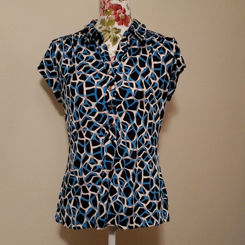 Collared button front